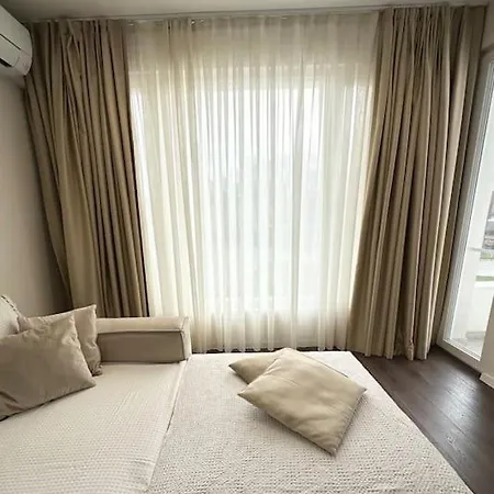 Lejlighed New Luxury Furnished - Beach, Center & Fast Wi-fi Varna