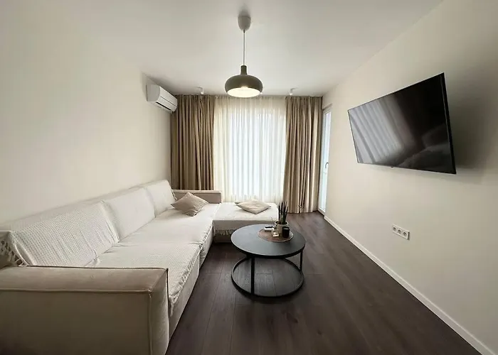 New Luxury Furnished - Beach, Center & Fast Wi-fi * Варна