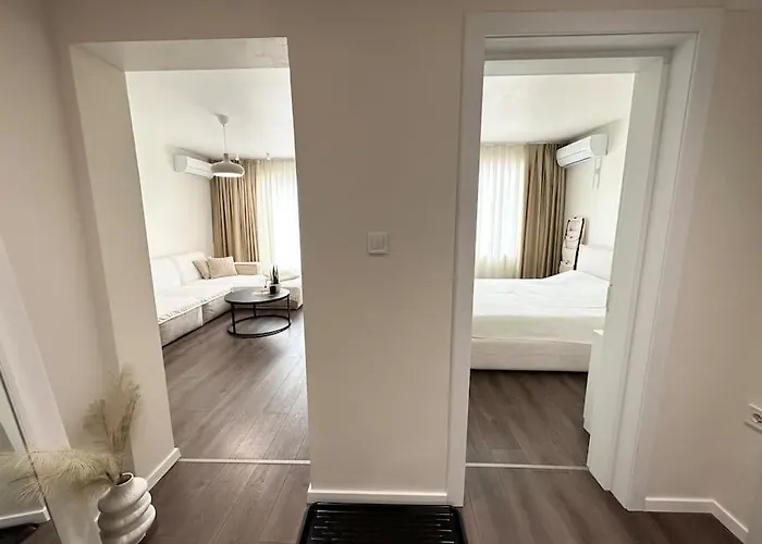 New Luxury Furnished - Beach, Center & Fast Wi-fi Варна