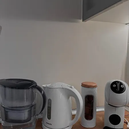 New Luxury Furnished - Beach, Center & Fast Wi-fi アパート