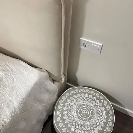 New Luxury Furnished - Beach, Center & Fast Wi-fi アパート