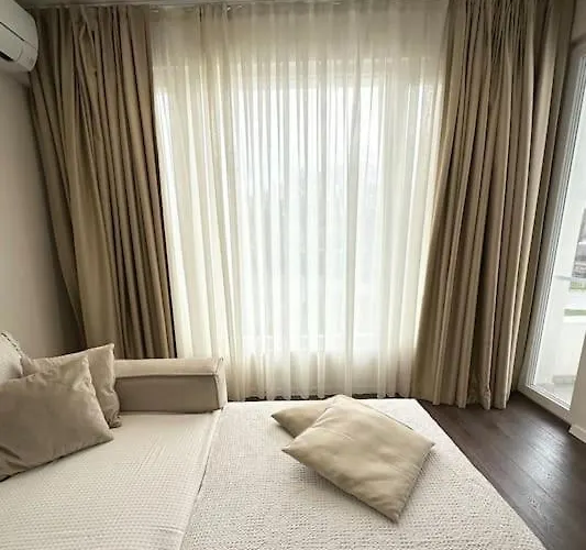 Lejlighed New Luxury Furnished - Beach, Center & Fast Wi-fi Varna